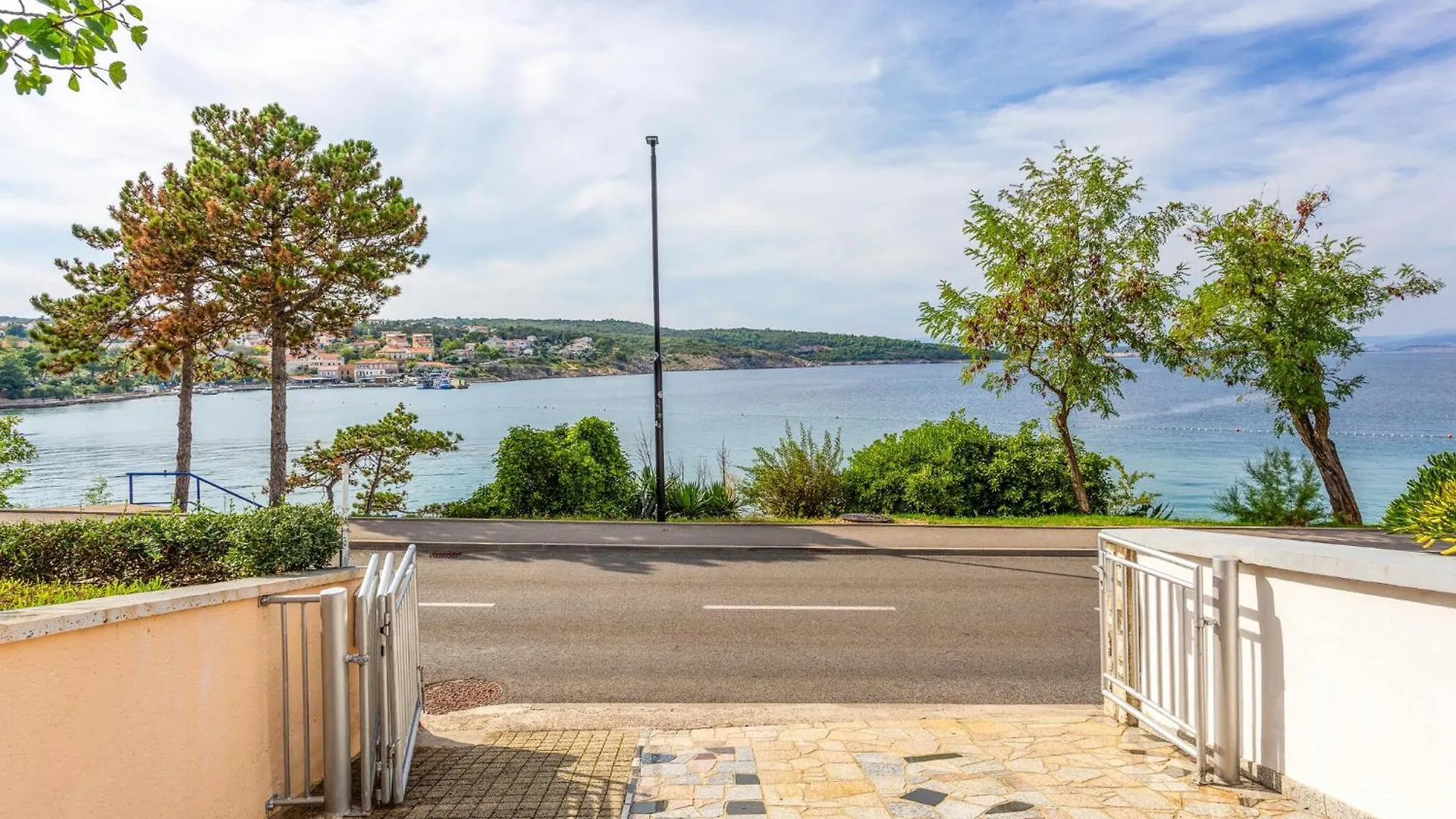 1 Bedroom Lovely Apartment In Silo  Silo (Krk)